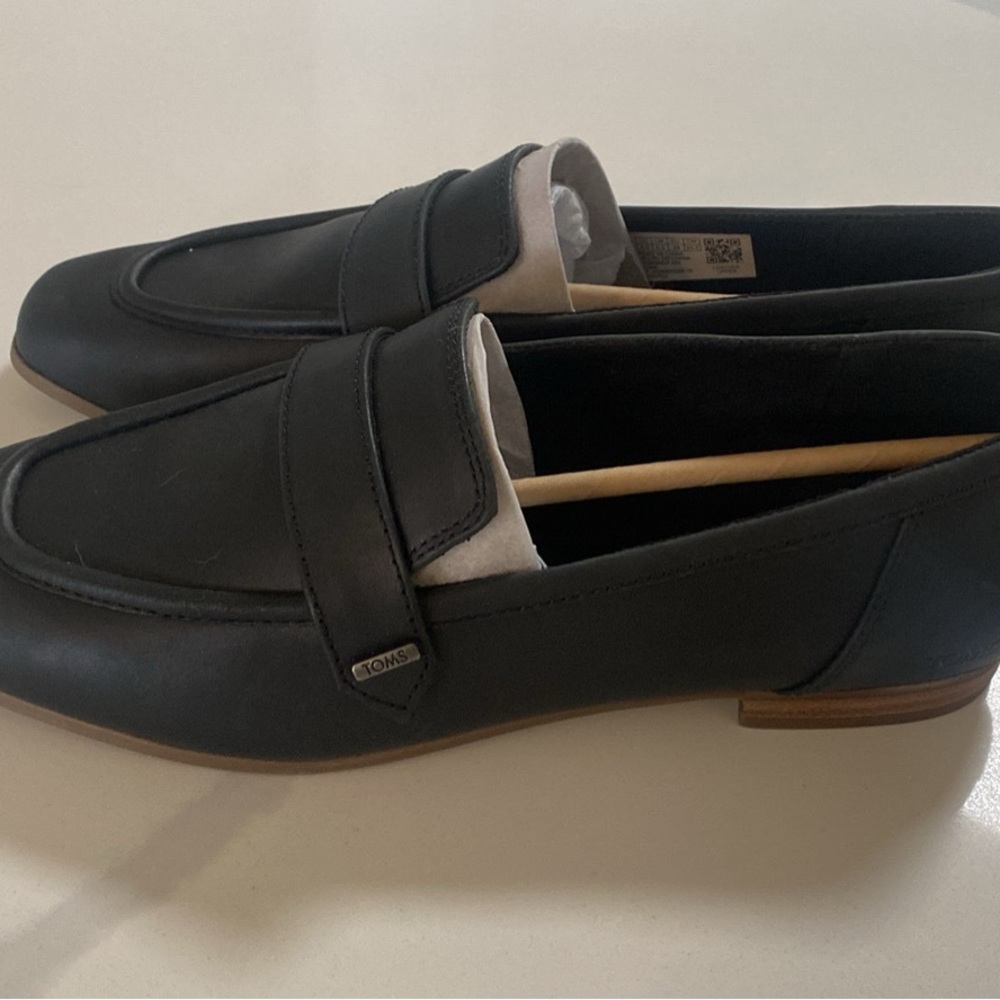 TOMS Women's Black Leather Shoes